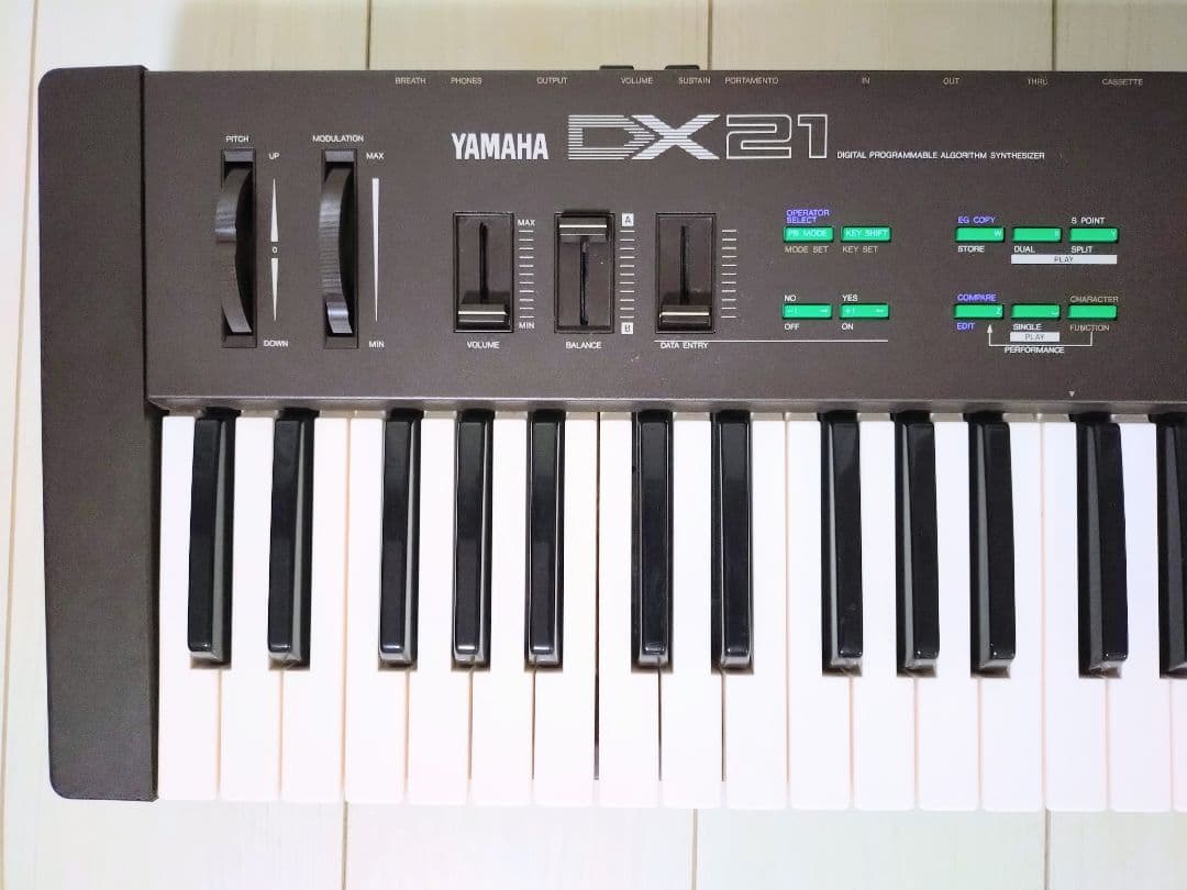 YAMAHA DX21 シンセサイザー ソフトケース付き