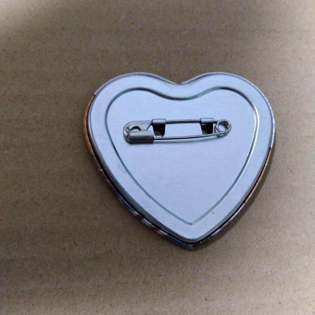 【エヴァンゲリオン】アスカ 制服 ハート バレンタイン 缶バッジ