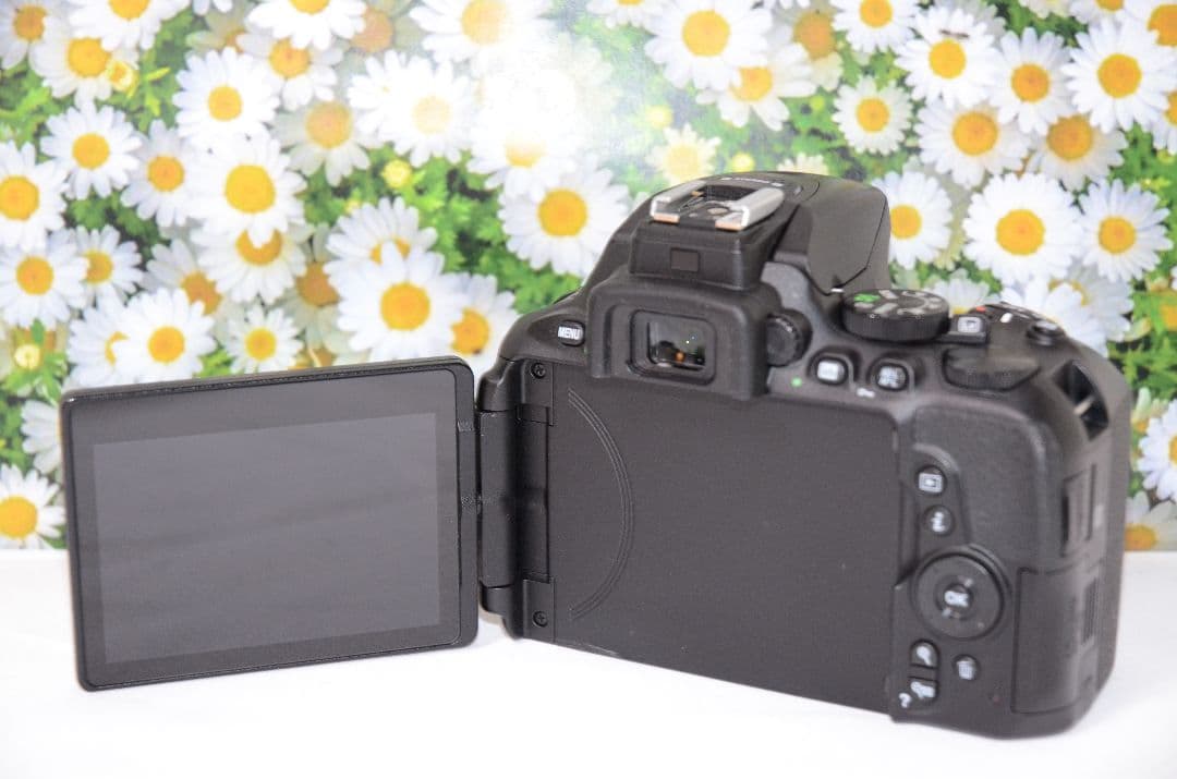 美品❤ニコン❤Nikon D5600❤超高性能❤タッチ操作＆Bluetooth❤