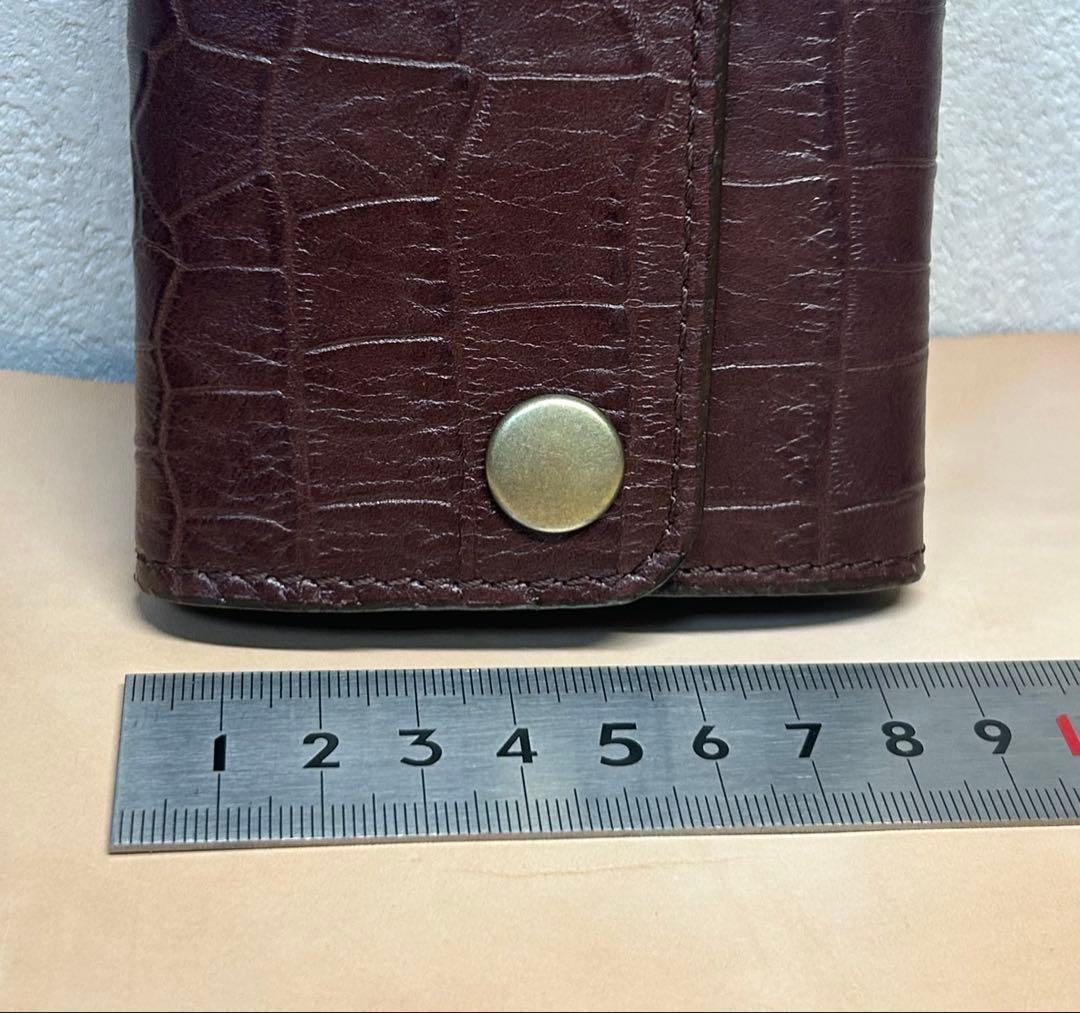 トラッカーウォレット　ミドル　三つ折り財布　型押しクロコ　コンパクト財布　牛革