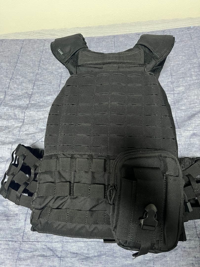 5.11 TACTEC プレートキャリア ブラック　実物