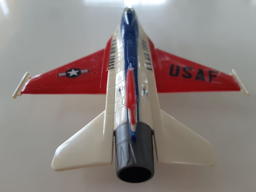 newray　F16