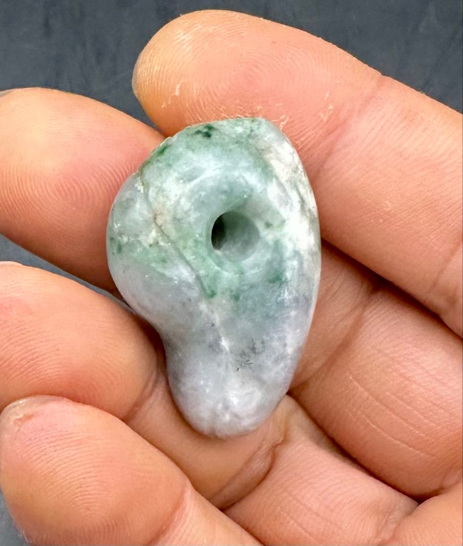 2025.5.1激安唐草角翼龍勾玉　糸魚川最上級極品ロウカン翡翠