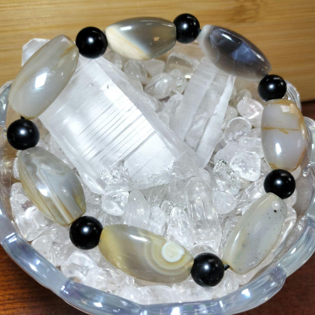 【瑪瑙×オニキス】邪気払いと厄除けで心身を守る大地のエネルギー宿る天然石ブレス
