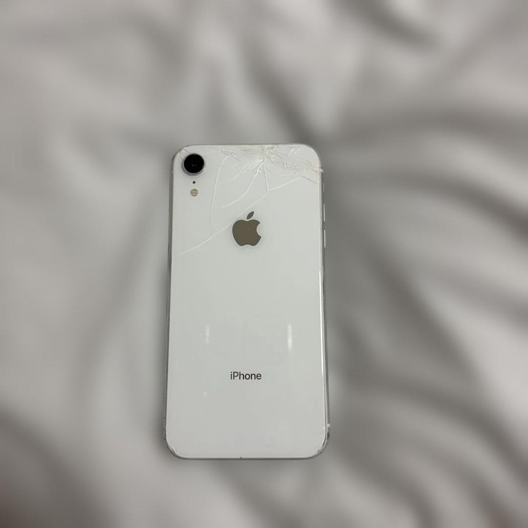 iPhone XR ホワイト 背面ひび割れあり