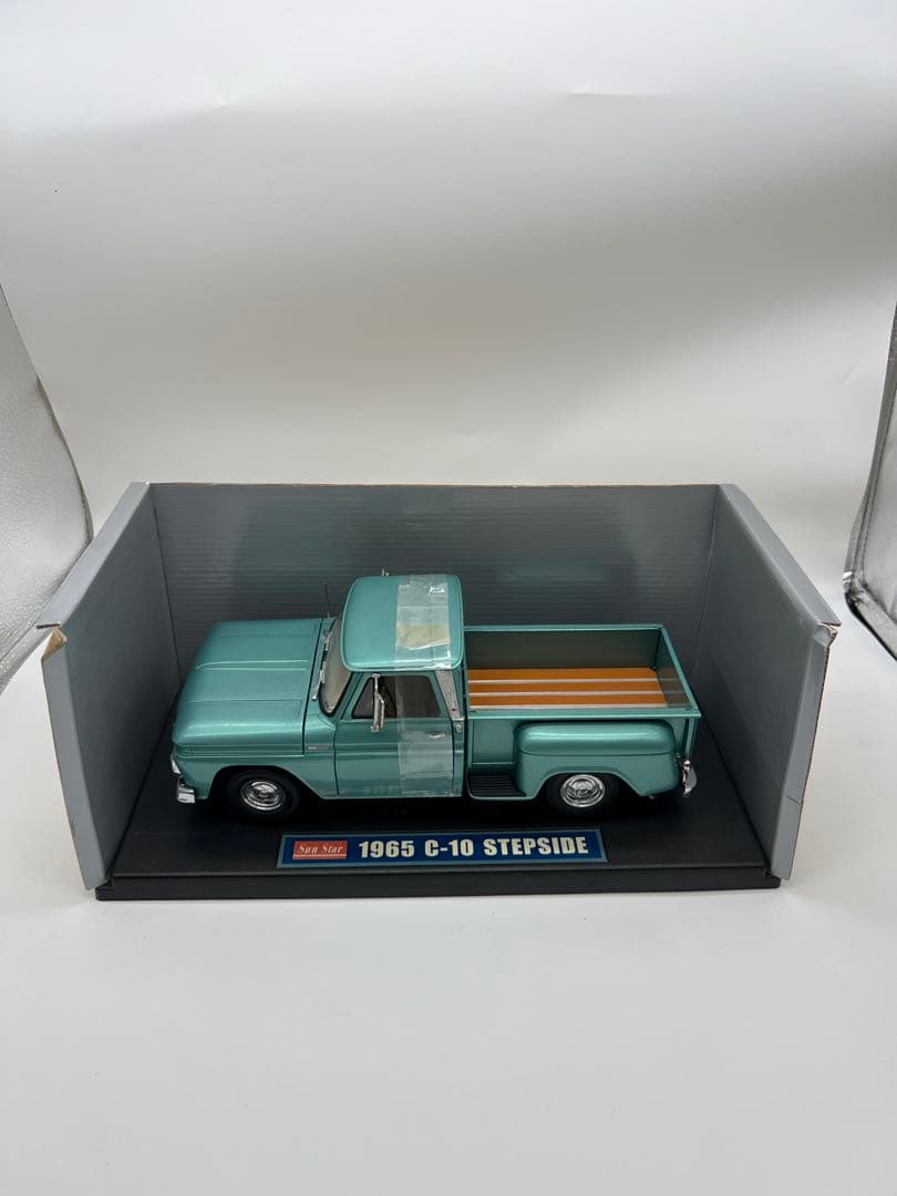 No228 ミニカー1/18箱あり 1965 C10 CIEVROLET
