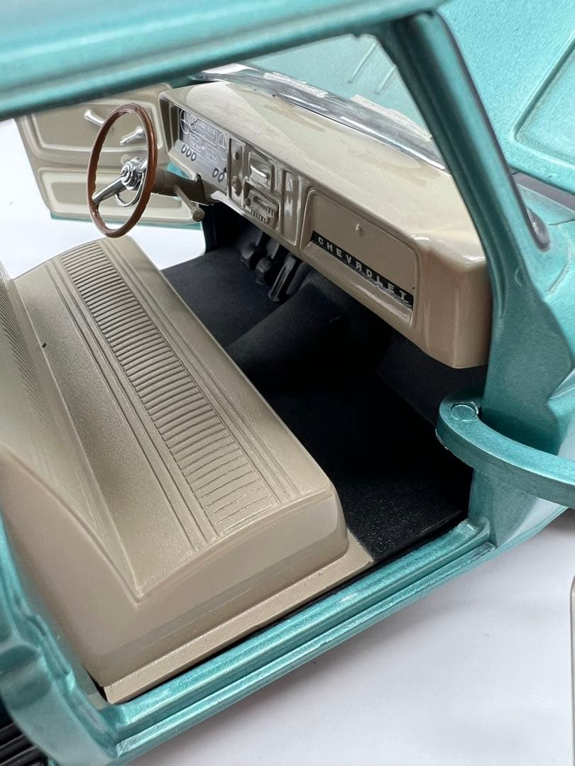 No228 ミニカー1/18箱あり 1965 C10 CIEVROLET