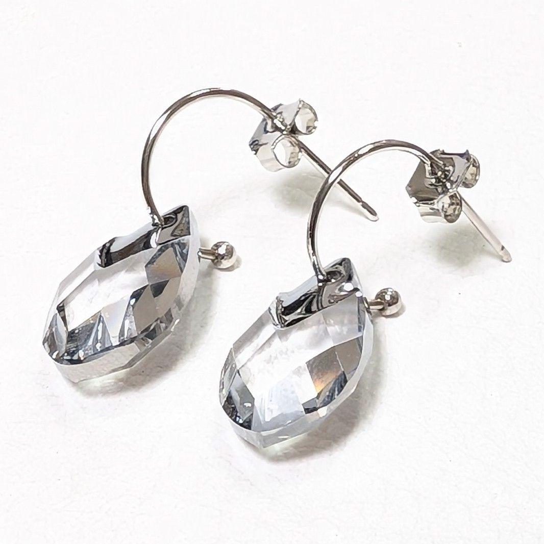 SWAROVSKIのピアス〈No.S52〉