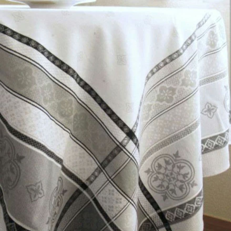 撥水加工ジャガード織テーブルクロス　ランソレイヤード　フランス