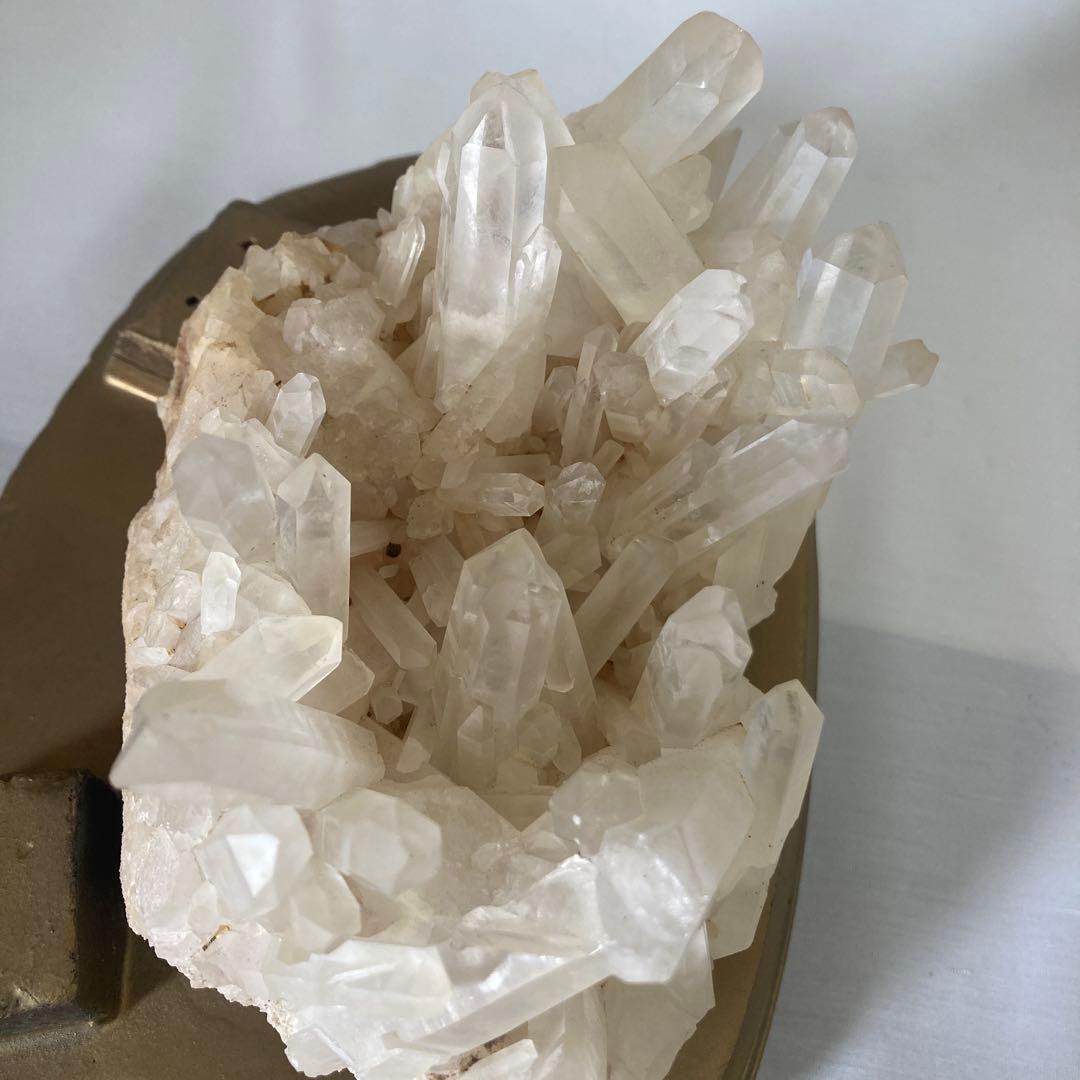 水晶の置物 金色の台座付き　607g 断捨離　大掃除
