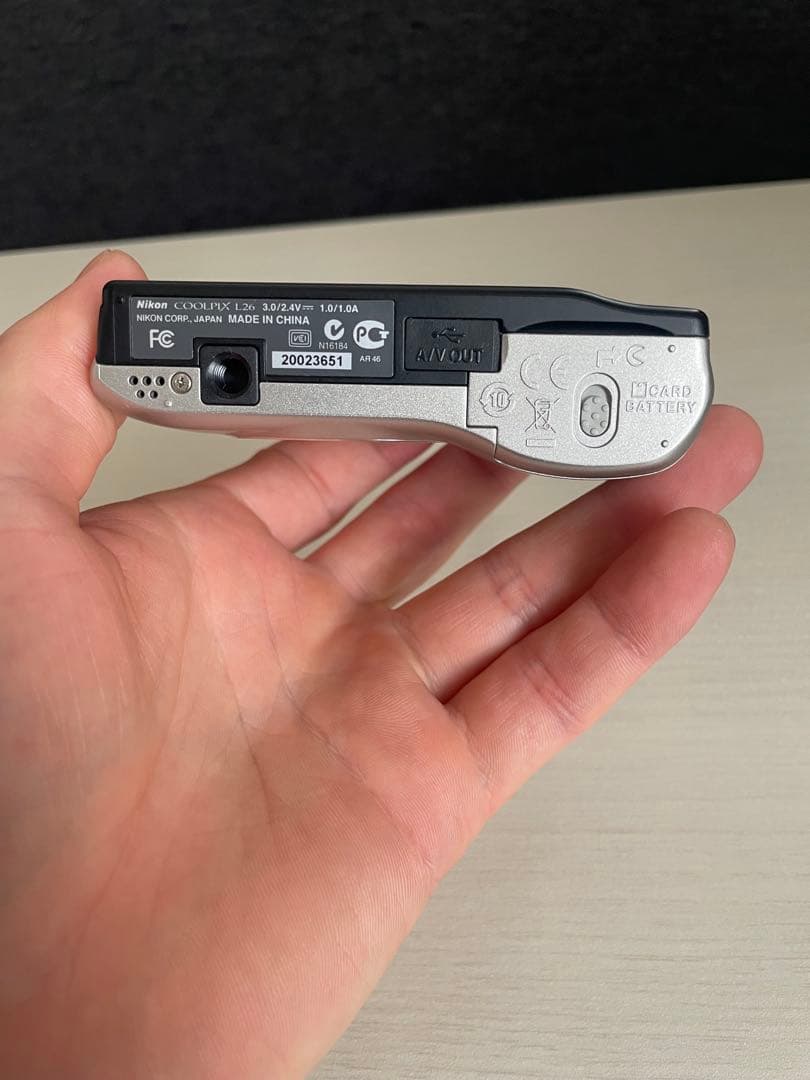 Nikon COOLPIX L26 デジカメ　シルバー