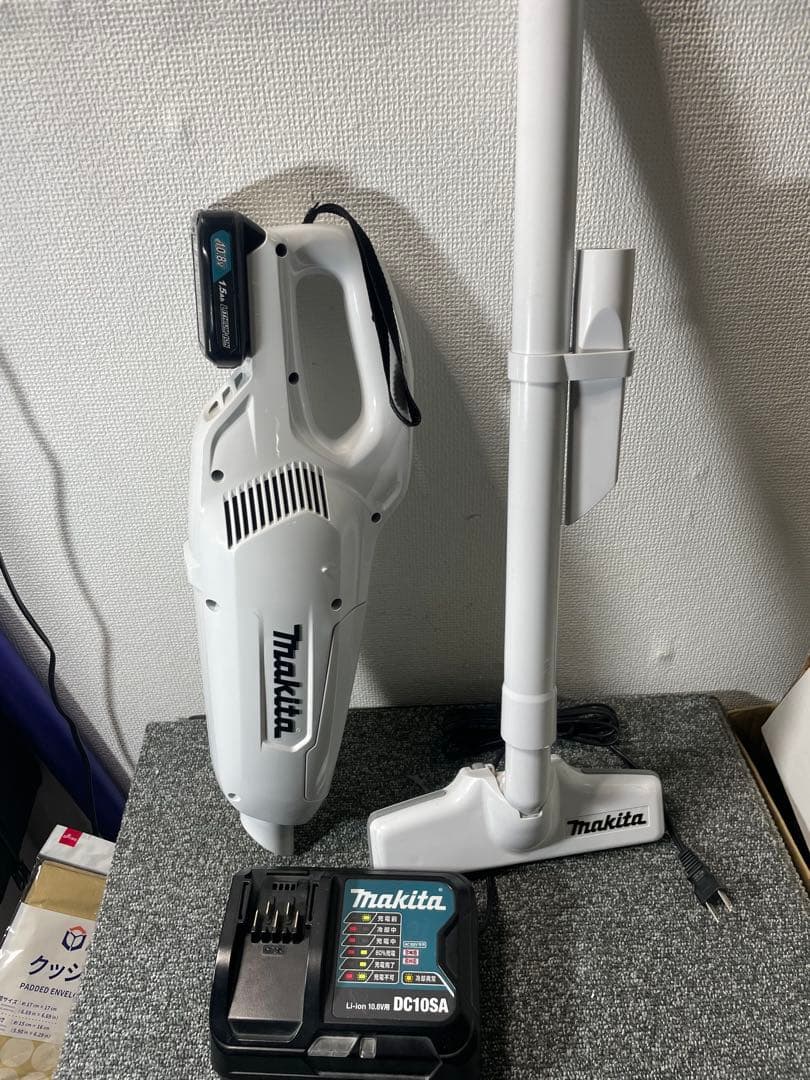 Makita CL107FD 充電式クリーナー