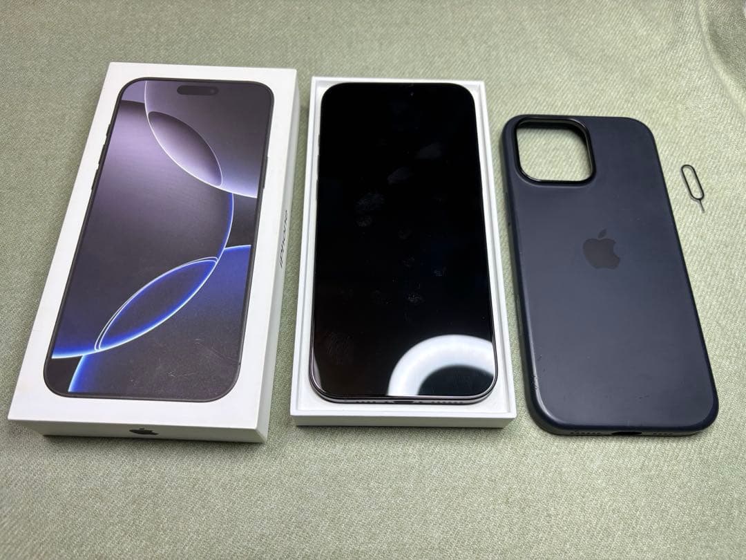 iPhone 16 Pro Max 512 ブラックチタニウム SIMフリー美品