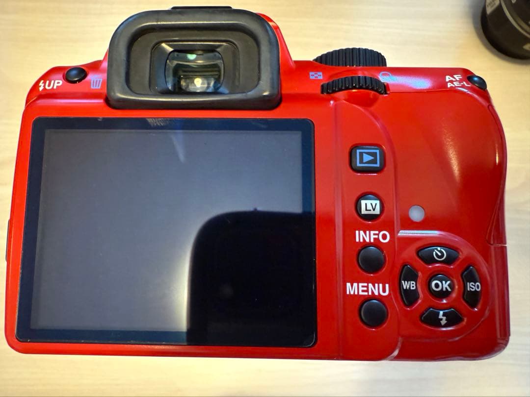 一眼レフカメラ PENTAX K-r ダブルズームキット レッド