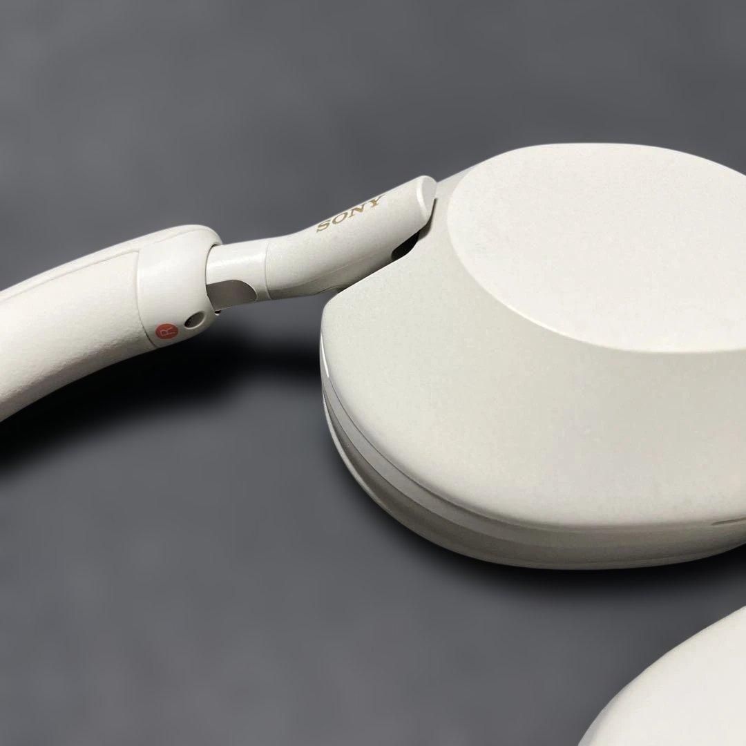 佐々木ゆう 　SONY WH-1000XM5 ヘッドホン