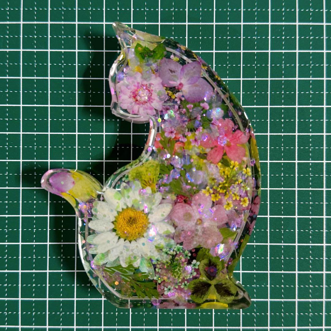 完売御礼⭐️No.438⭐️固まるハーバリウム✨にゃんこ 置物 ネコ ミツバ入り