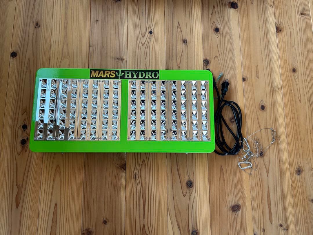 植物育成LED Mars Reflector 96