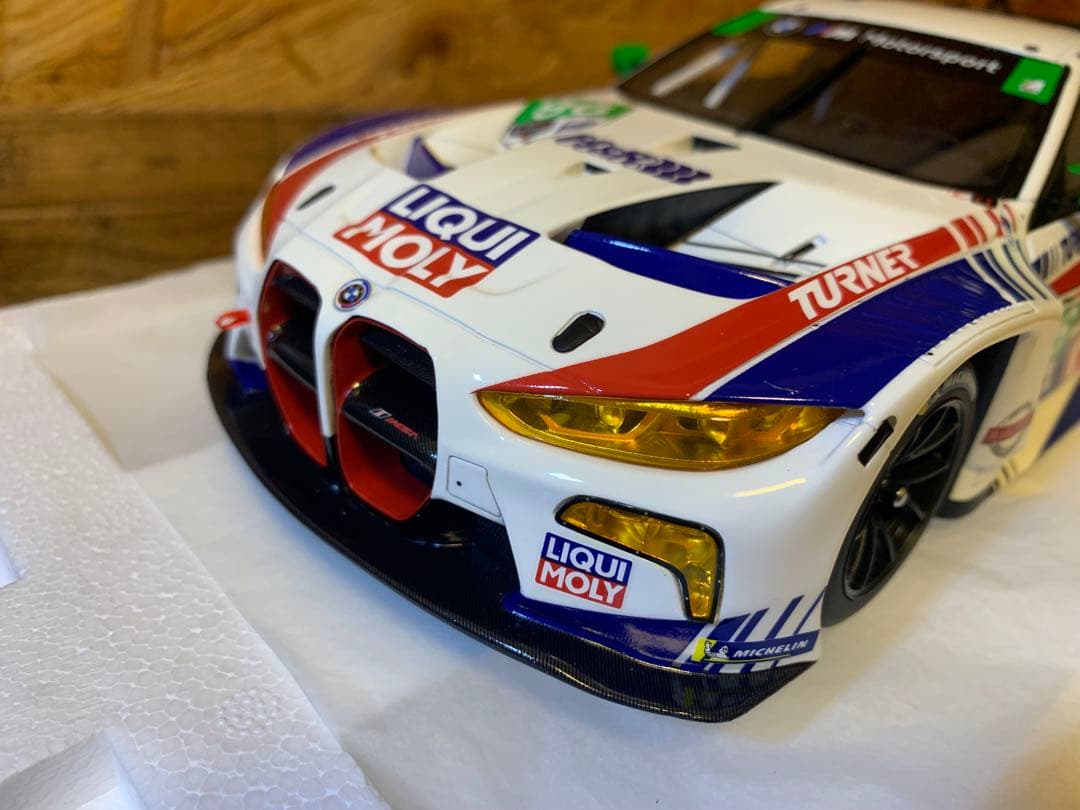 トップスピード　1/18  M4 GT3 EVO IMSA ケース付き