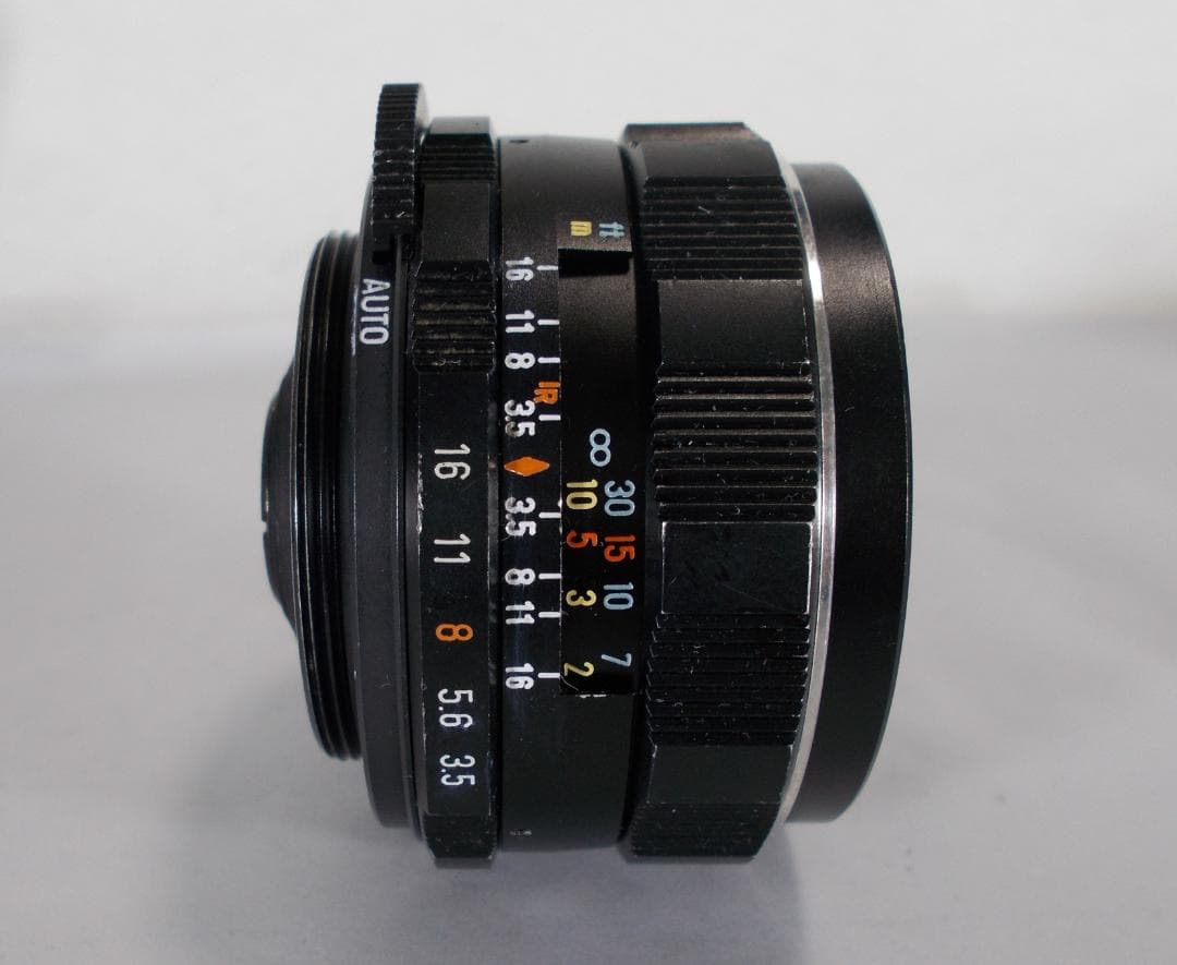 フィルムカメラ 整備済 完動品　Pentax SP　+ 広角レンズ　R142