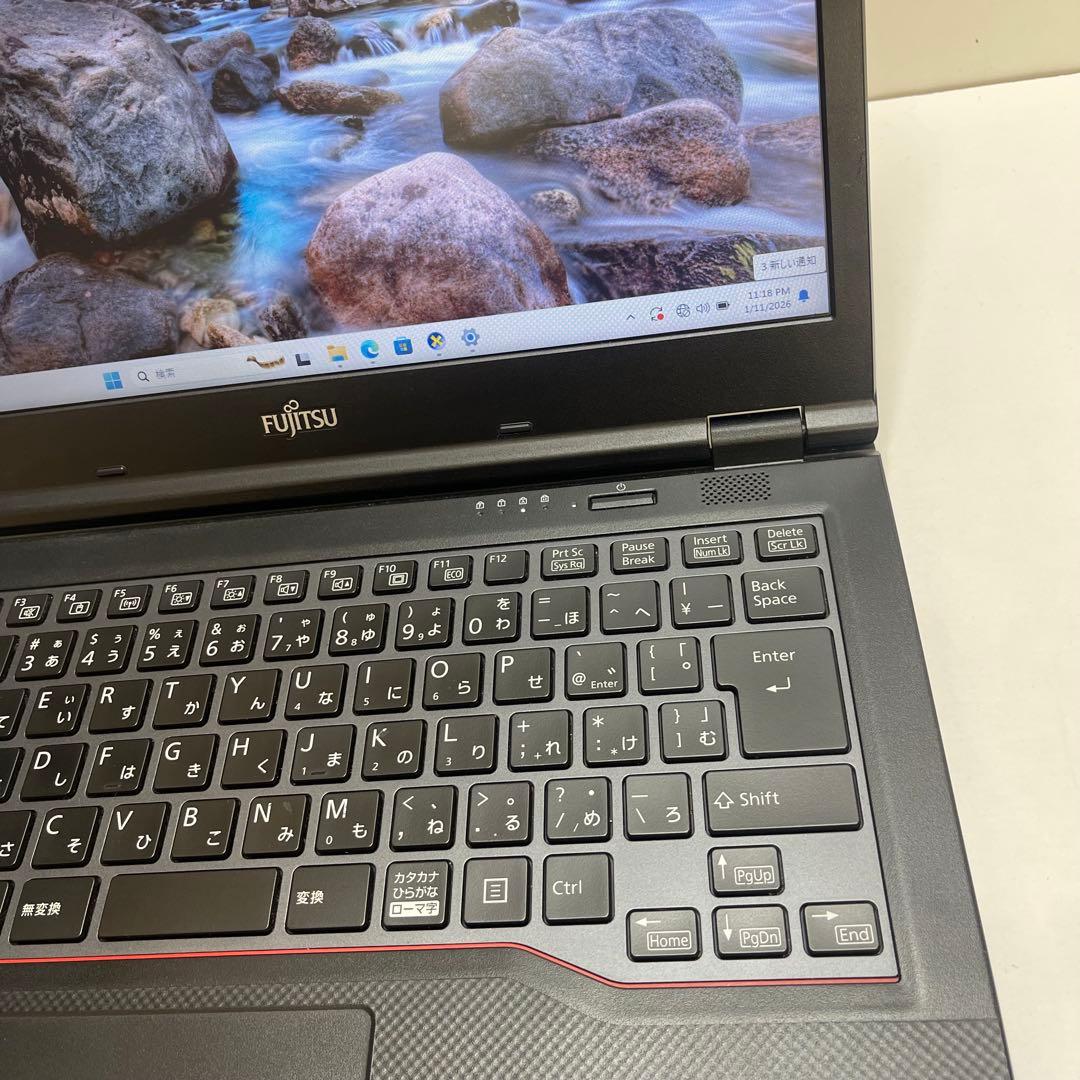 #788 富士通 LIFEBOOK E549/A i5-8365U 8GB