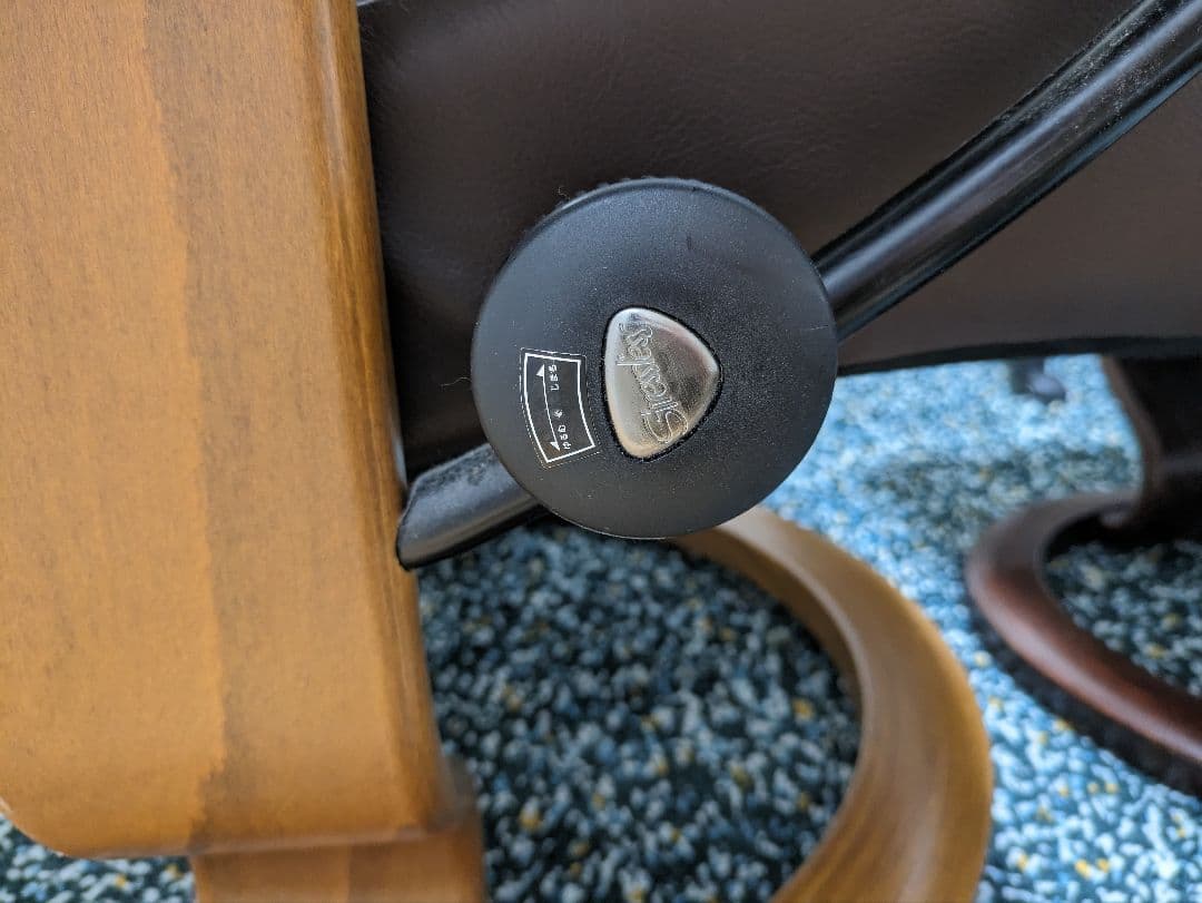 値下げ 送料込み エコーネス　ストレスレスチェア　本体のみ  リクライニング