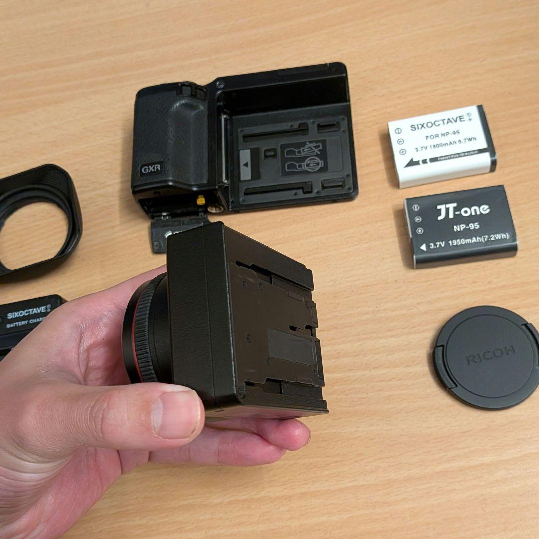 RICOH GXR ボディ + A12 28mm APS-Cレンズセット