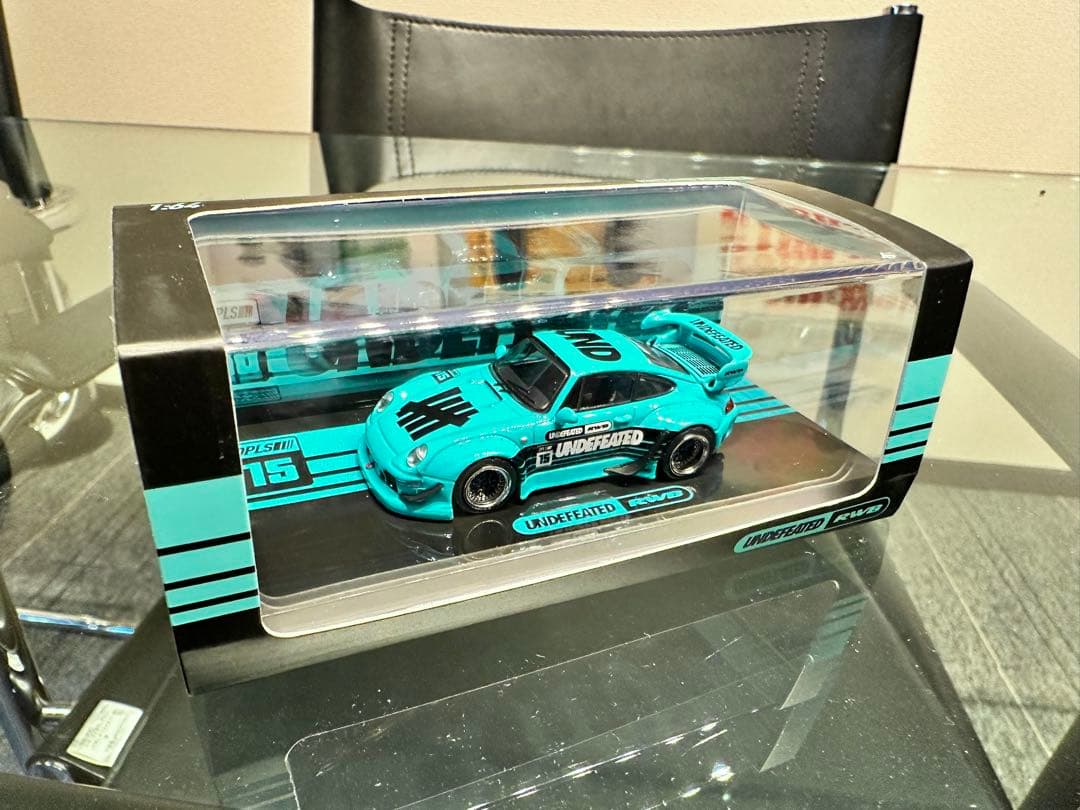 UNDEFEATED RWB 15 ミニカー ターコイズ1/64