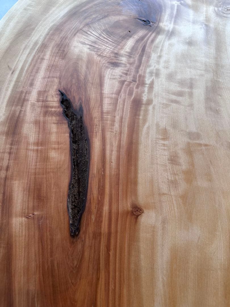 栃（トチ）　一枚板　テーブル　ベンチ　黒皮鉄脚　アイアン脚