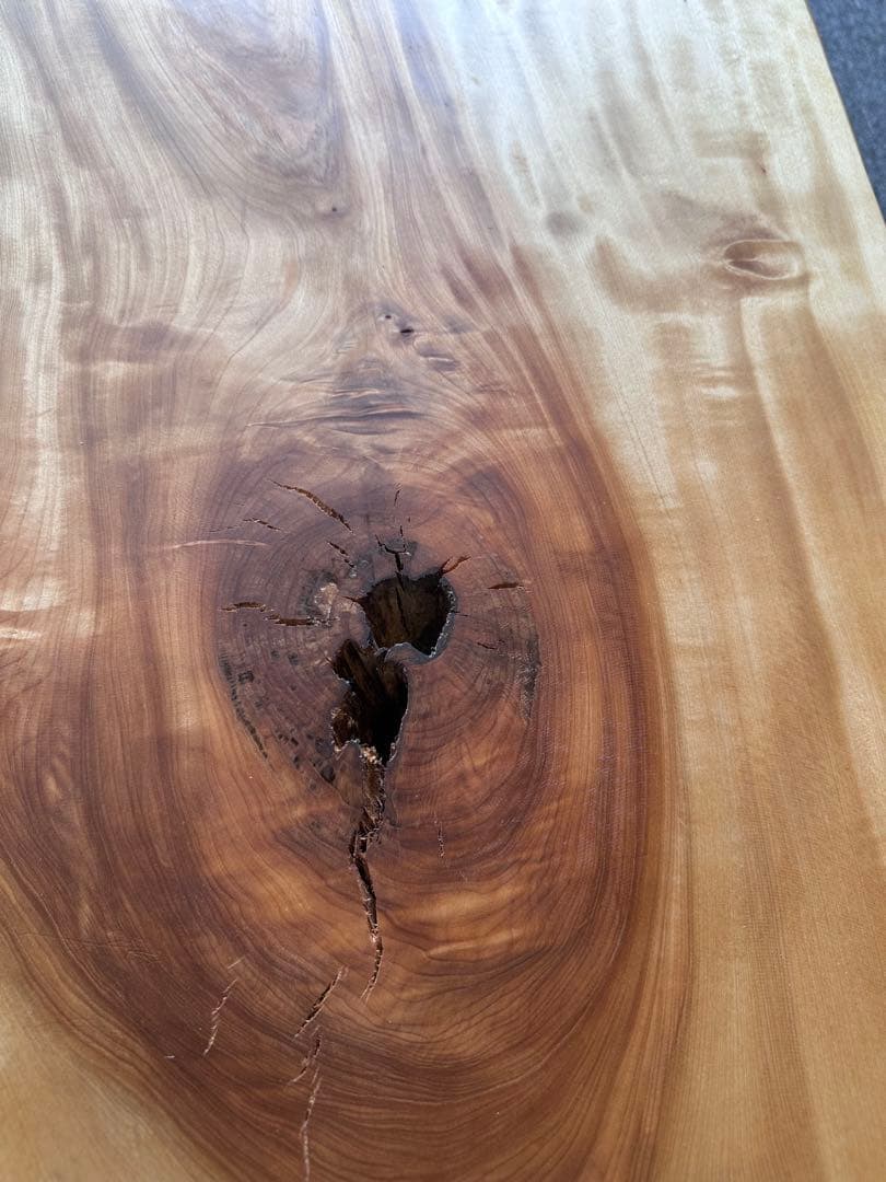 栃（トチ）　一枚板　テーブル　ベンチ　黒皮鉄脚　アイアン脚