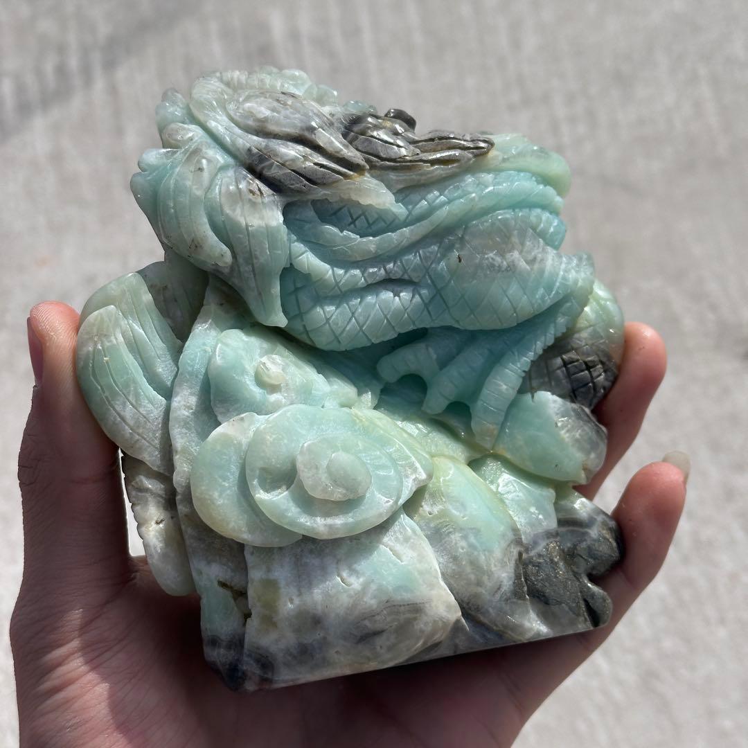 天然石ピスタチオカルサイトの龍　置物　彫り物G.700