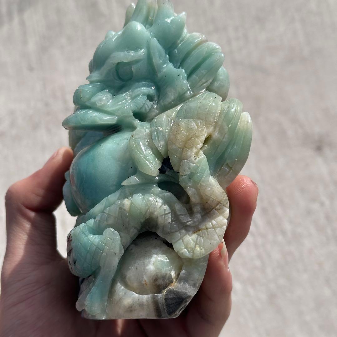 天然石ピスタチオカルサイトの龍　置物　彫り物G.700