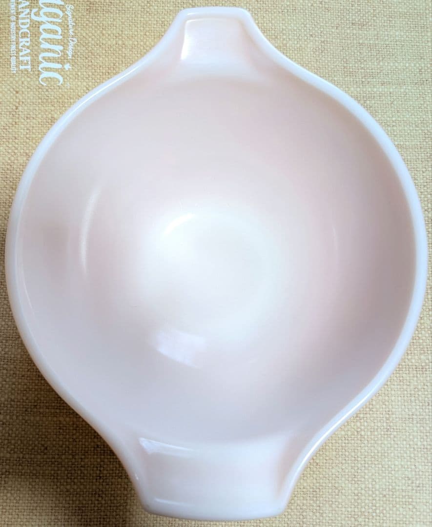 Pyrex ミキシングボウル　デイジー　３個セット。