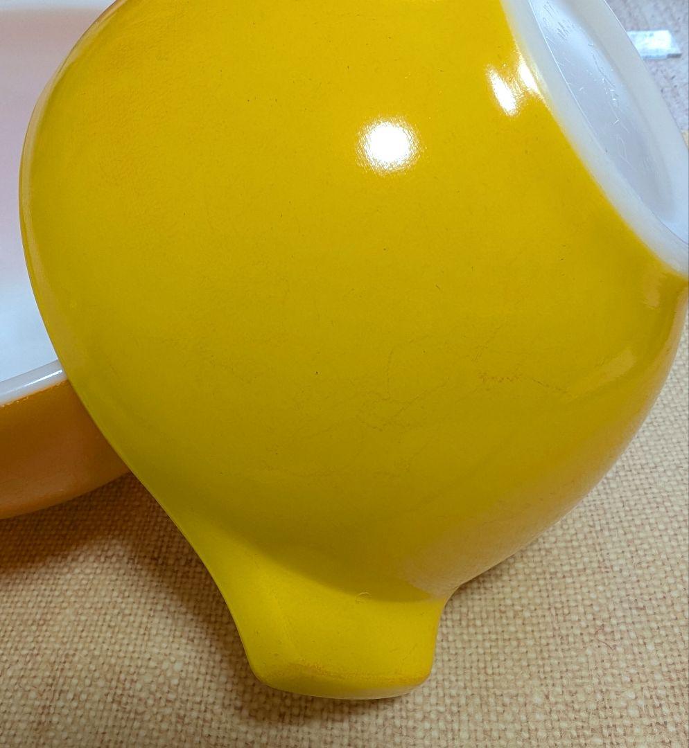 Pyrex ミキシングボウル　デイジー　３個セット。