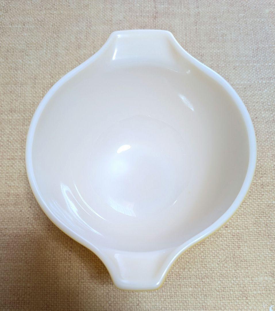 Pyrex ミキシングボウル　デイジー　３個セット。