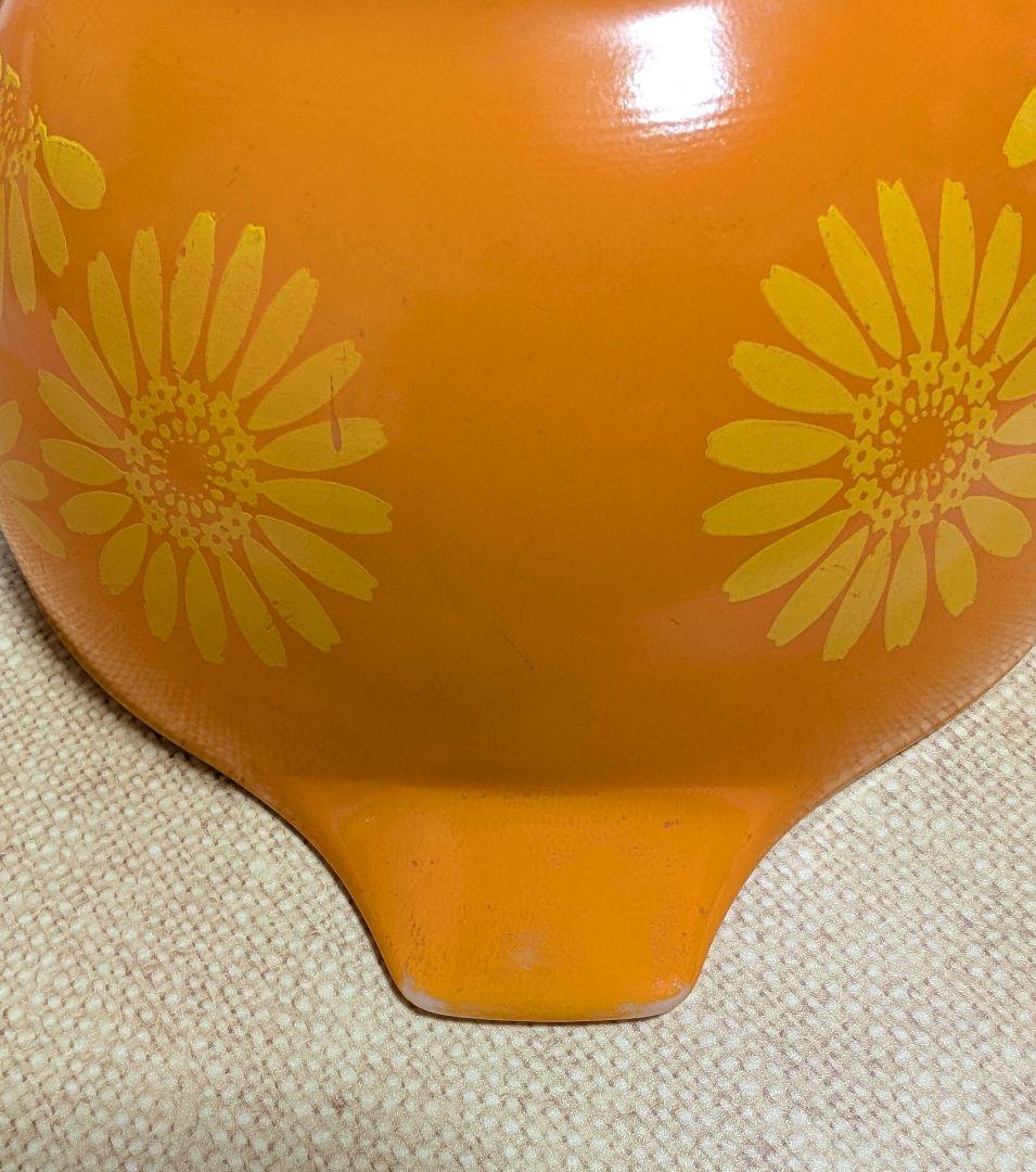 Pyrex ミキシングボウル　デイジー　３個セット。