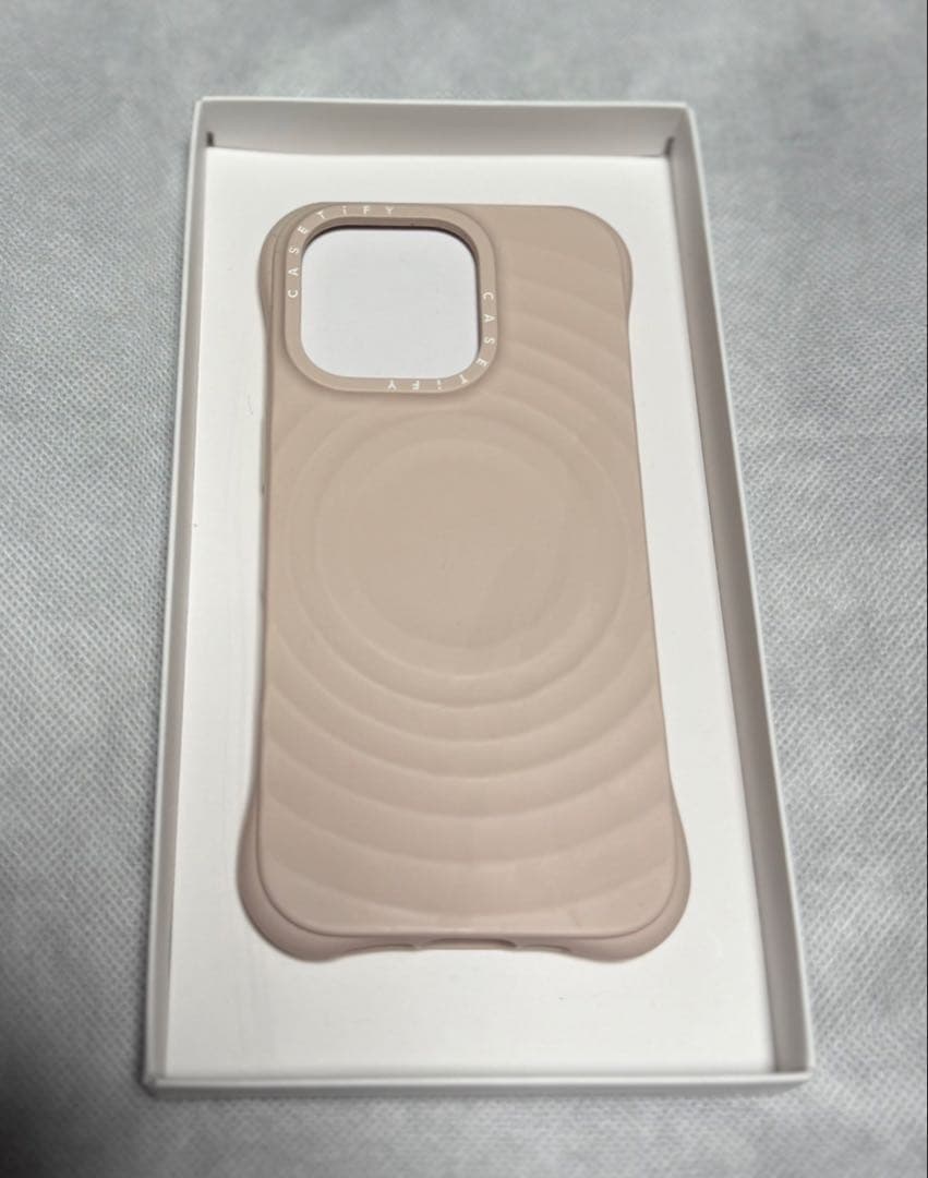 CASETiFY iPhone16proウェーブシリコン保護ケース オーツ麦
