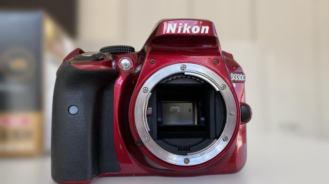 【美品】Nikon D3300 18-55 VR II レンスキット（レッド）