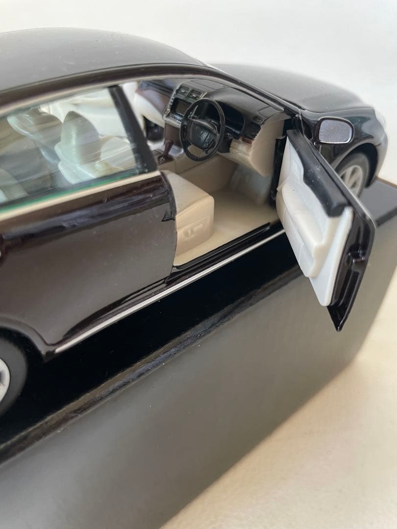 トヨタ クラウン マジェスタ 200系 ⑤ 3R0 ブラッキッシュレッドマイカ