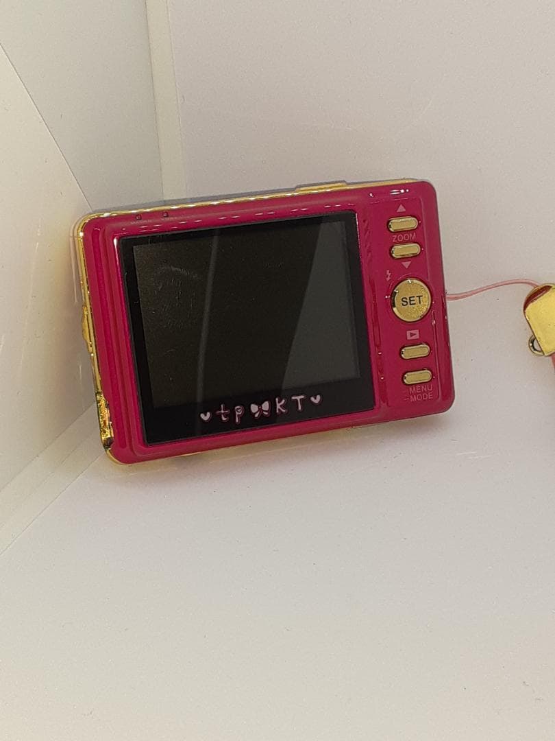 【希少品】ハローキティ　5.0MEGA PIXEL CAMERA 単４電池駆動