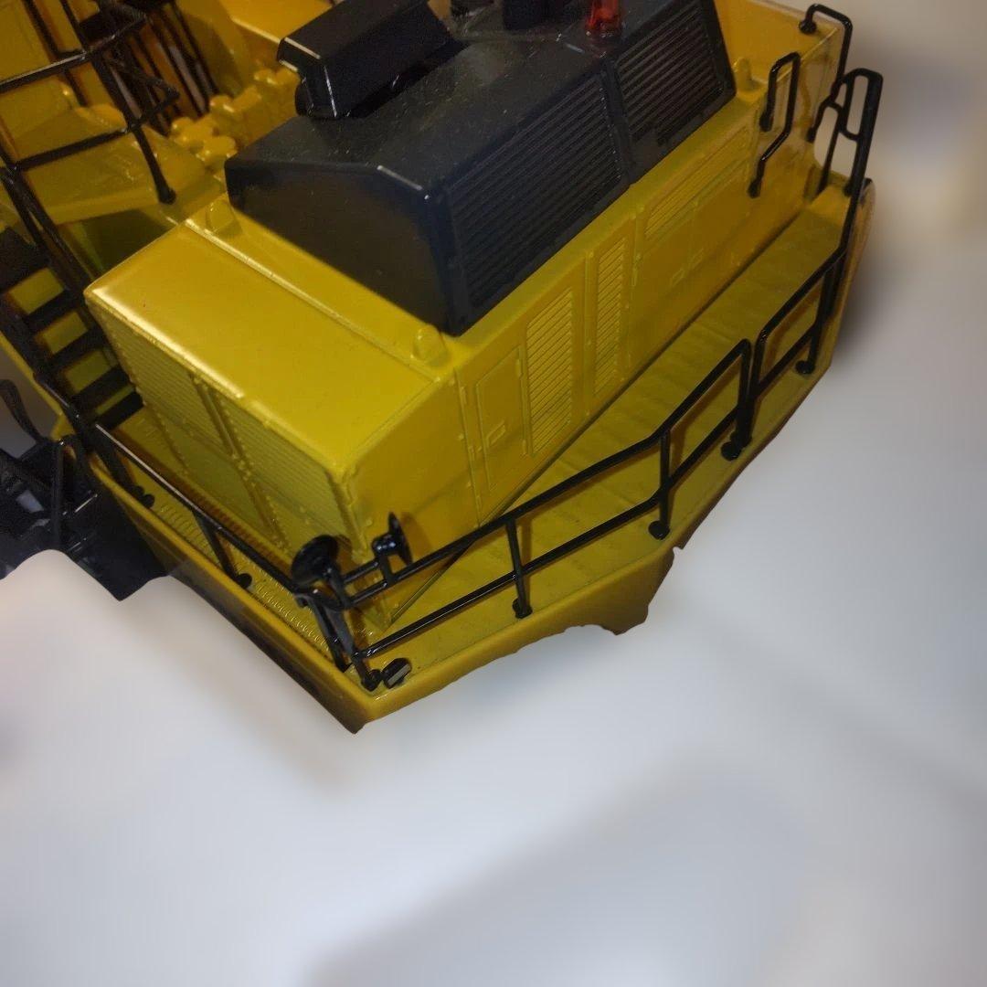 コマツ建機　PC2000-8 BACKHOE 1/50