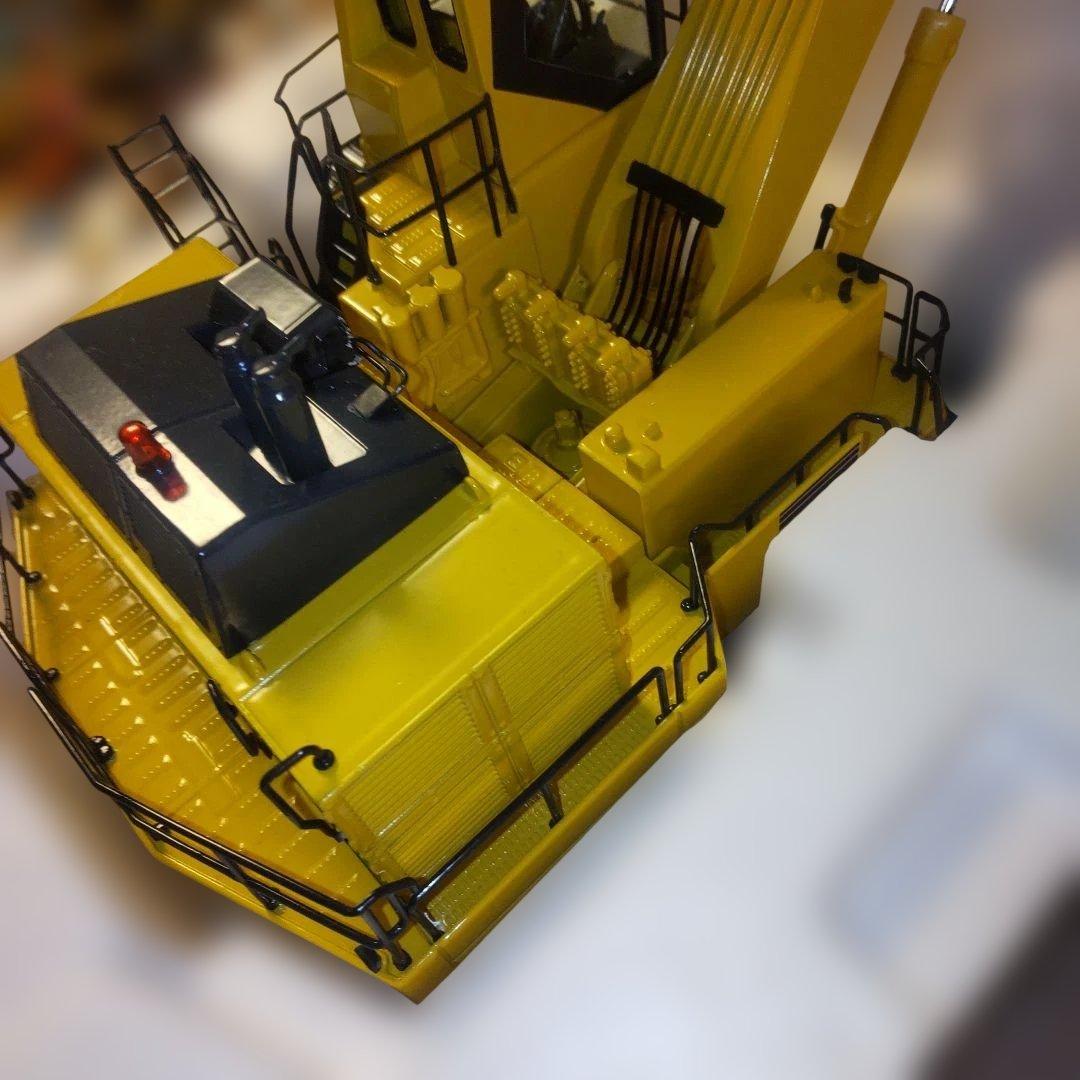 コマツ建機　PC2000-8 BACKHOE 1/50