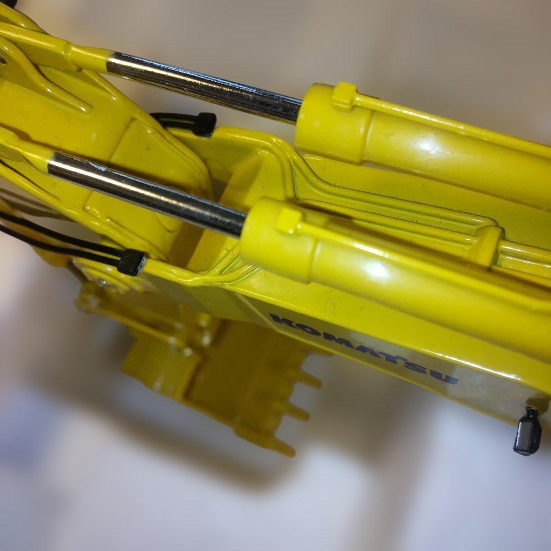 コマツ建機　PC2000-8 BACKHOE 1/50