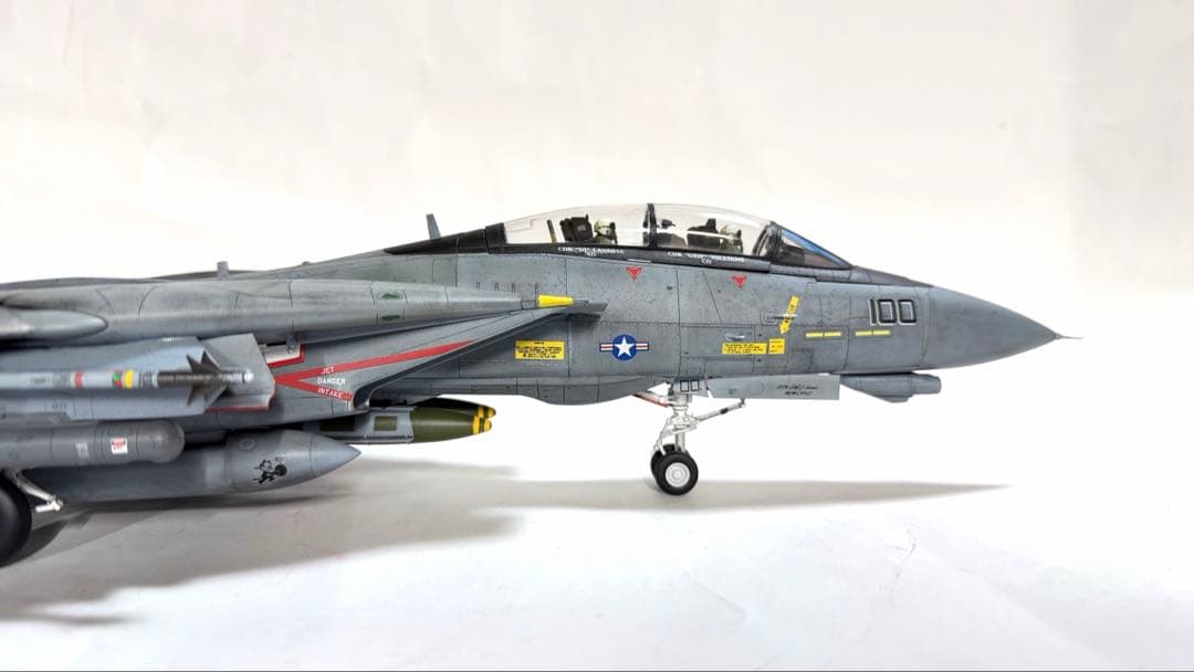 タミヤ1/48 F-14D TOMCATトムキャッターズ仕様 完成品