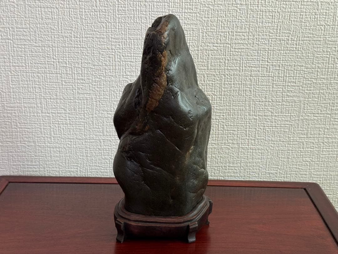 神居古潭石 真黒石 仏像 姿石 水石 抽象石 パワーストーン 黒色 自然石 水石