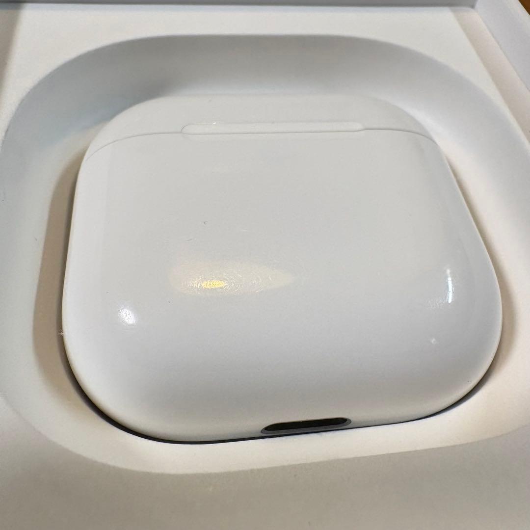 Apple AirPods 4 本体　元箱・ケース・説明書付き