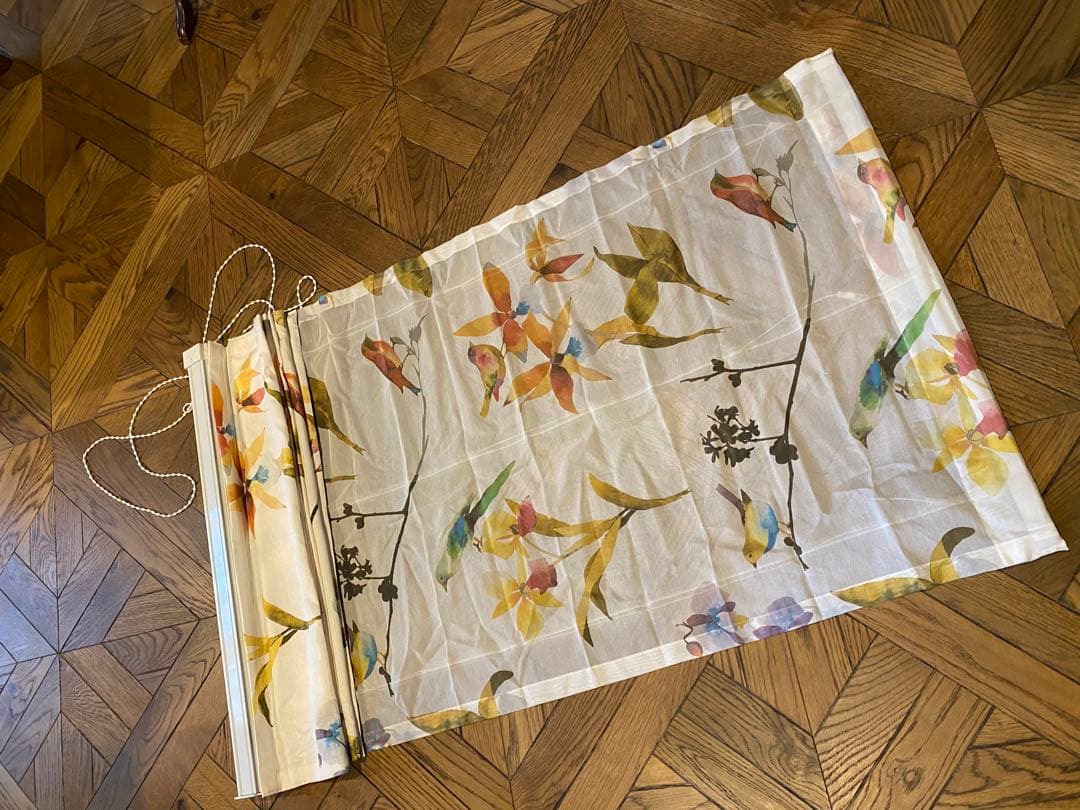 モーリスロールカーテン3セット、表示価額は、一つのみ