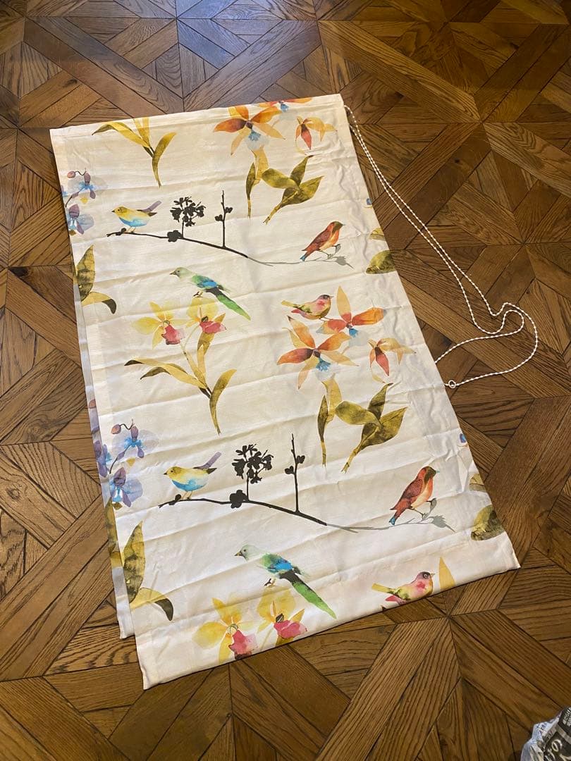 モーリスロールカーテン3セット、表示価額は、一つのみ