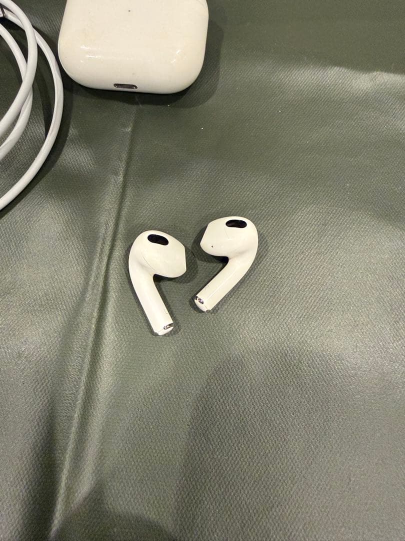 第３世代 Apple AirPods　MME73J/A