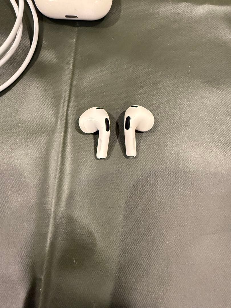 第３世代 Apple AirPods　MME73J/A