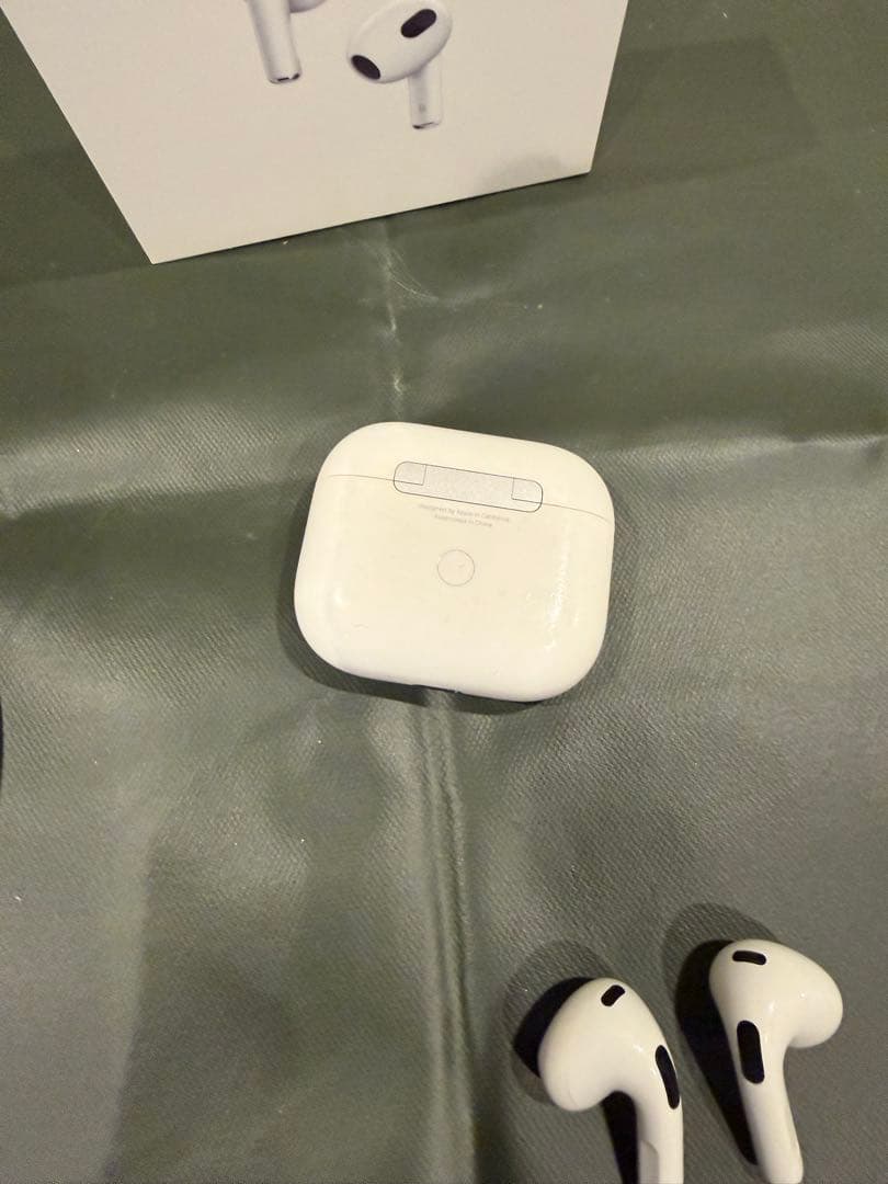 第３世代 Apple AirPods　MME73J/A